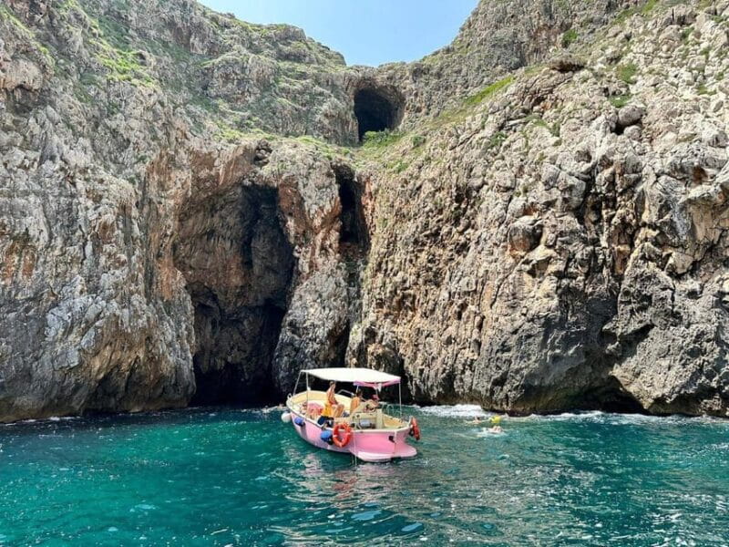 Boat excursions to the caves of Capo di Leuca - An In-Depth Look at the Excursion