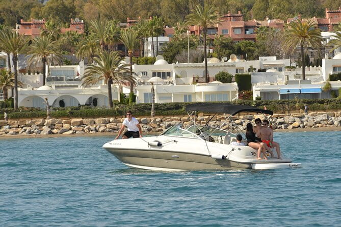 Boat Navigation Sea Ray 7 or 11 Passengers in Marbella - The Reality of the Marbella Boat Tour