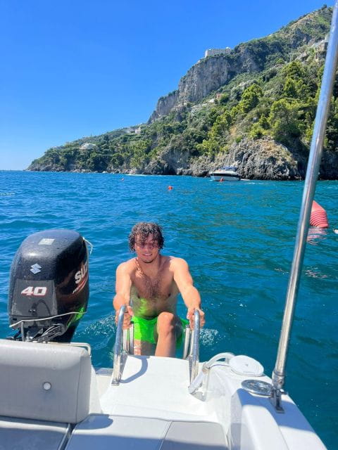 Boat rental in Salerno (Nautical license not requested) - Key points / Takeaways