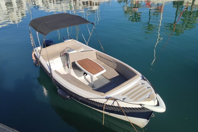 Boat Rental Without License in Benalmádena - Unique Aspects Based on Reviews