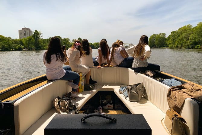 Boat Tour in Frankfurt for up to 12 Guests - FAQs