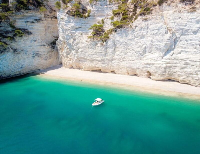 boat tour south coast and sea caves in vieste - Onboard Comforts and Extras
