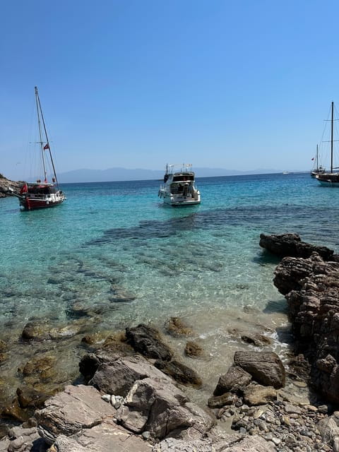Bodrum: Private Motoryacht Tour with swimming stops & lunch - FAQ