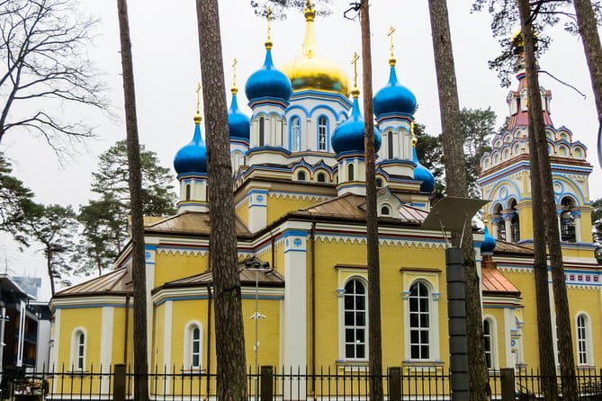 Bogs and Resorts in Jrmala - Lunch and Jomas Street: Local Flavors and Baltic Charm