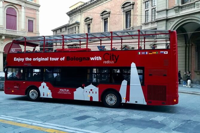 Bologna City Red Bus and Food tasting - First Stop: Bolognas Heart—Piazza Maggiore
