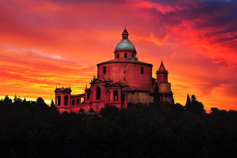 Bologna: Porticoes and Basilica San Luca Guided Tour - Key points / Takeaways