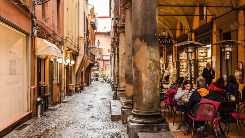 Bologna: Private Custom Walking Tour with Local Guide - Key points / Takeaways