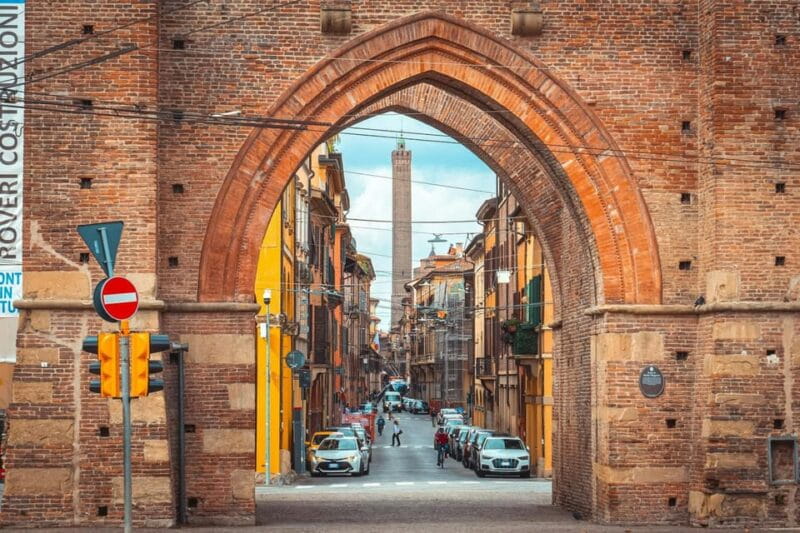 Bologna: Private Top Historical Sites Guided Walking Tour - An In-Depth Look at Bologna’s Top Sights