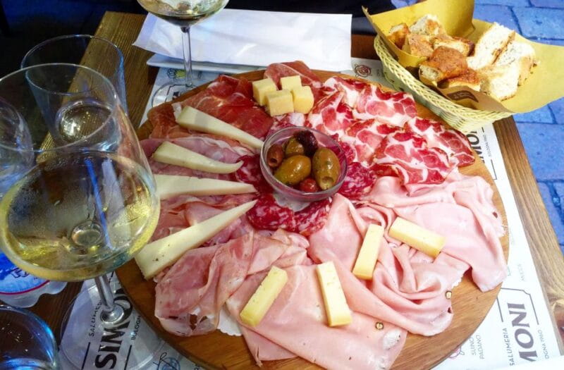 Bologna: Taste Local Specialties on a Guided Walking Tour - Why This Tour Offers Good Value for Food-Loving Travelers