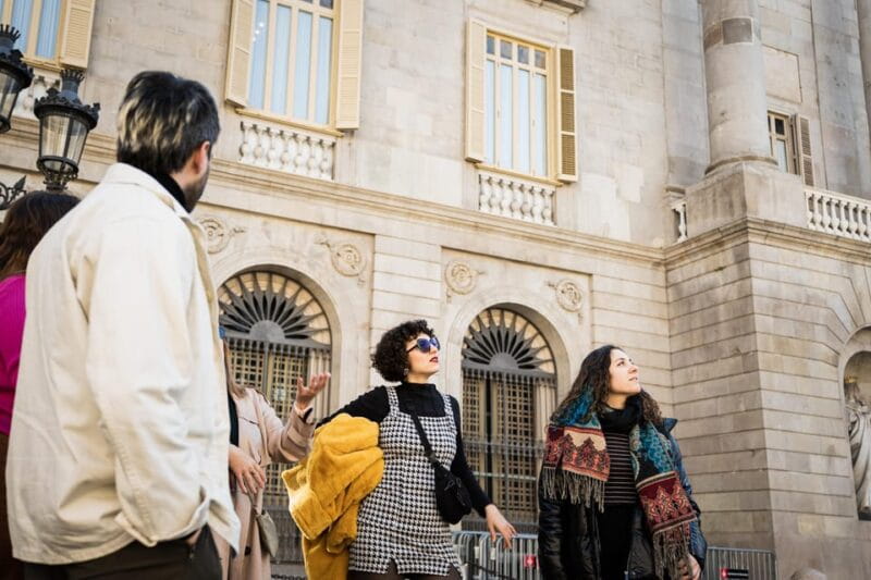 Bordeaux: Food Walking Tour with Full Meal and Wine - Authentic Bordeaux Flavors: A Deep Dive into the Food Walking Tour