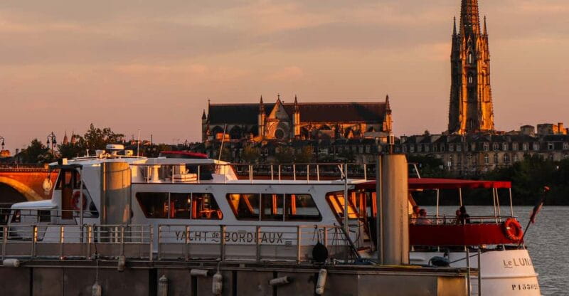 Bordeaux: Garonne River Yacht Cruise with Brunch - Key points / Takeaways