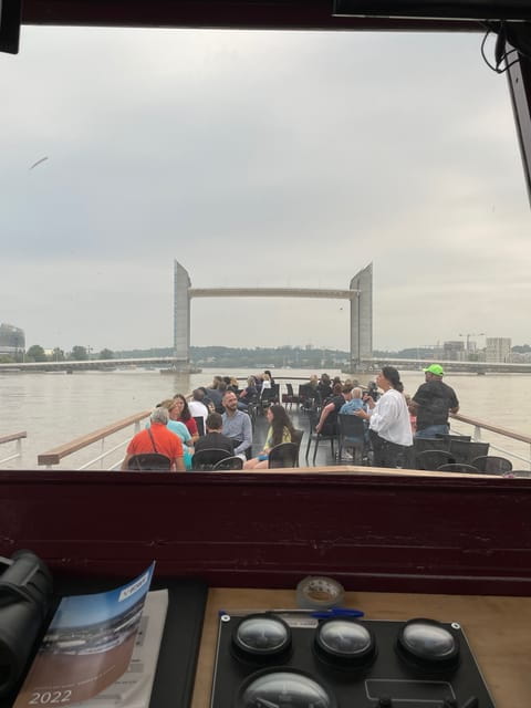 Bordeaux: Garonne River Yacht Cruise with Brunch - FAQ