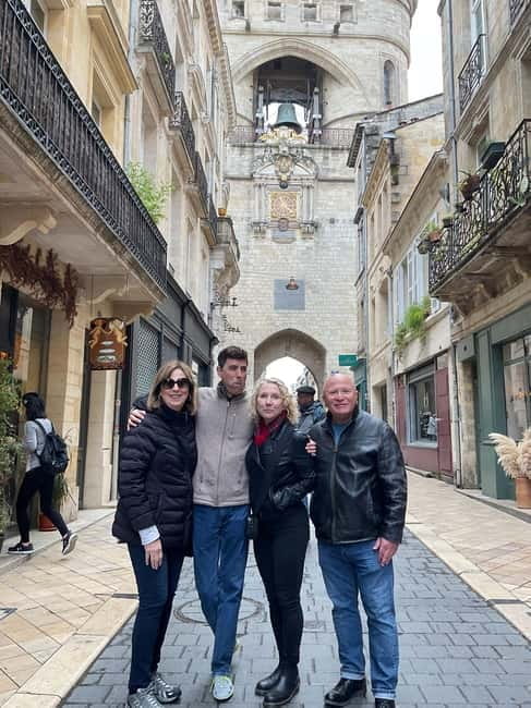 Bordeaux: Guided Waking Tour in French - Exploring Bordeaux’s Iconic Landmarks