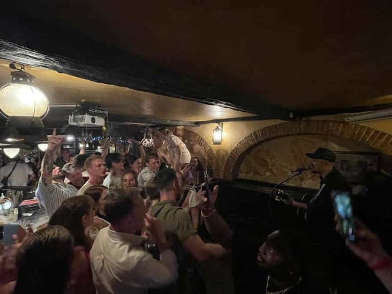 Bordeaux: International Pub Crawl, Free Shots & Games - Who Should Consider This Experience?