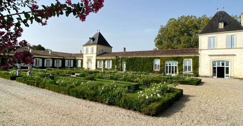 Bordeaux: Saint Emilion Village with Chateaus & Wine Tasting - Entering the Charm of Saint Emilion