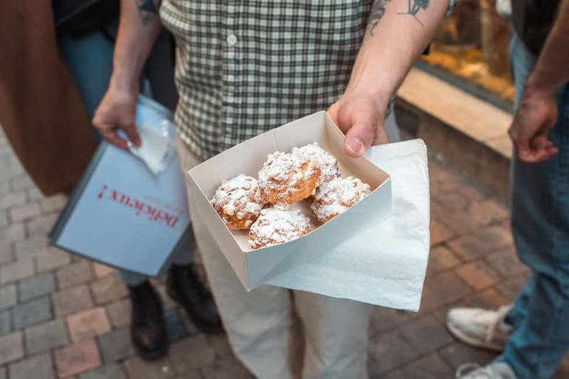 Bordeaux: Walking tour with local Sweets, Wine and Cheese - Discovering Bordeaux’s Historic Heart and Flavors