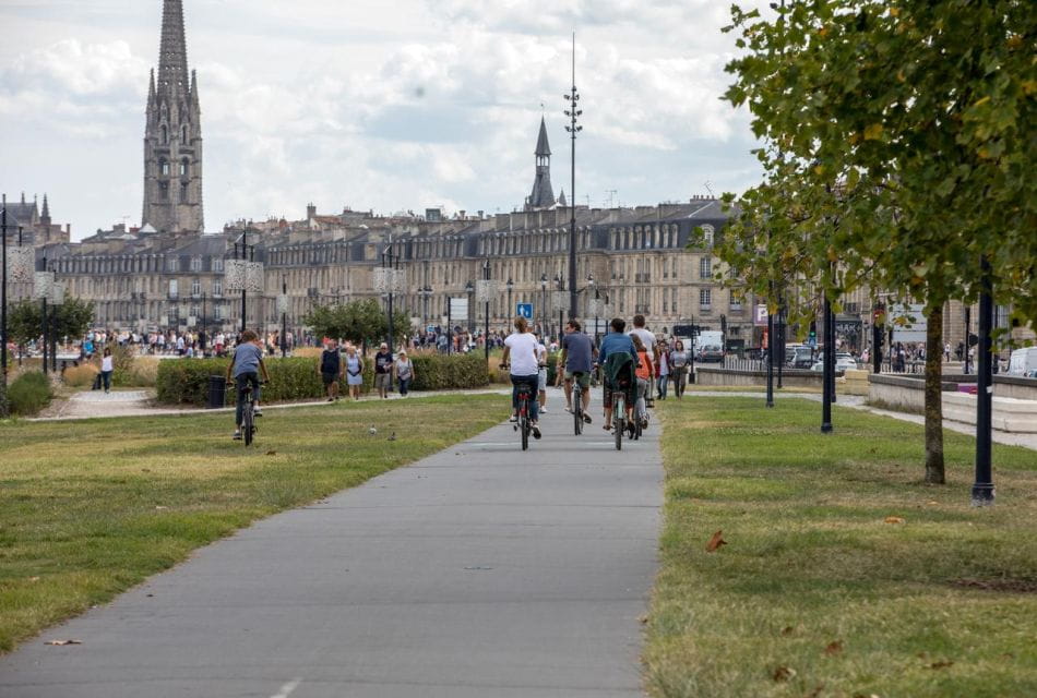 Bordeaux's Iconic Landmarks: A Private Bike Tour - Crossing Pont De Pierre