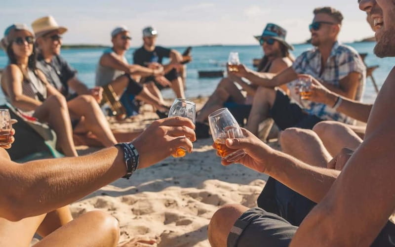 Born to Be Wild - Old-School Cruise on USA classic Speedboat - A Detailed Look at the Experience