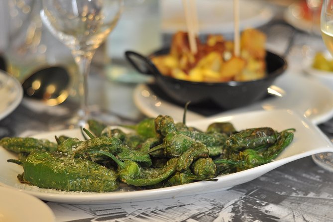 Born to Eat: Gourmet Tapas & Wine Small Group Tour in Old Barcelona - Traditional Wine Tasting