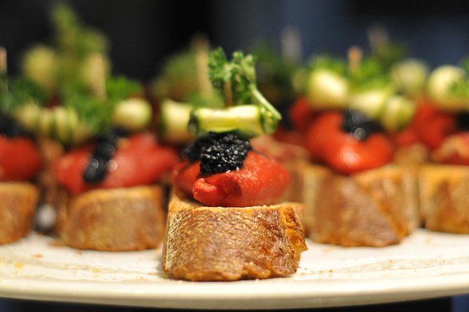 Born to Eat: Gourmet Tapas & Wine Small Group Tour in Old Barcelona - Tour Duration and Group Size