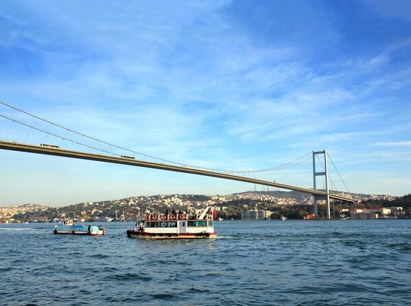 Bosphorus Cruise Boat Tour Istanbul And Golden Horn With Guide - Key Points