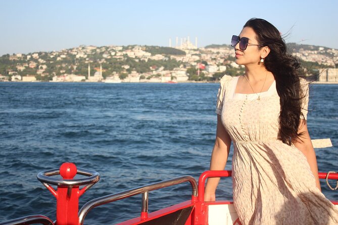 Bosphorus Cruise Boat Tour Istanbul And Golden Horn With Guide - Exploring the Bosphorus Strait