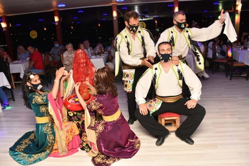 Bosphorus Dinner Cruise & Turkish Night with Live Shows - Experience Breakdown: What You Can Expect
