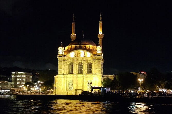 Bosphorus Night Cruise with Luxury Yacht - A Complete Guide to the Bosphorus Night Cruise with Luxury Yacht