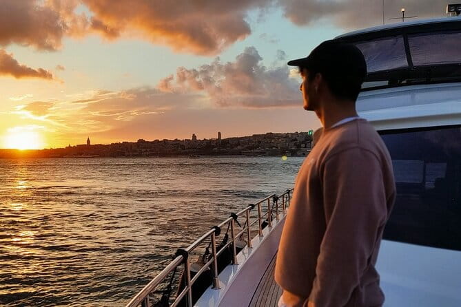 Bosphorus Sunset Cruise on Deluxe Yacht in Istanbul - Key points / Takeaways