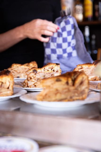 Boutique Dutch Food & History Tour in the Jordaan area - Ending on a High Note at Café Nieuw Amsterdam