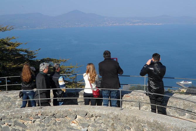 Bracciano: Odescalchi-Orsini ancient Castle Tour with Lunch - FAQs
