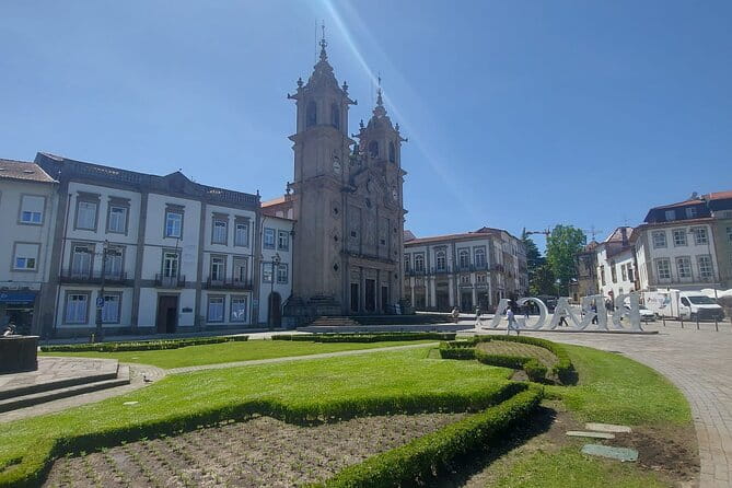 Braga/Guimarães: 1 Day with Lunch + farm and wine tasting - The Allure of Braga: A Roman and Religious Treasure