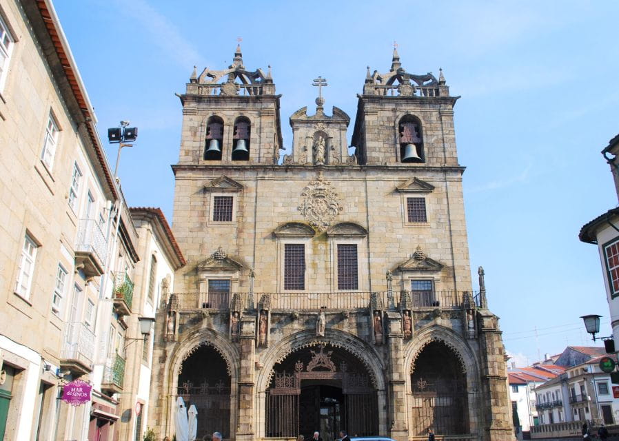 Braga & Guimarães: Premium Day Tour - Booking Savings