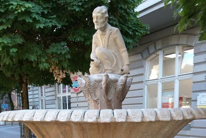 Brandenburg Scavenger Hunt and Sights Self-Guided Tour - Key Points / Takeaways