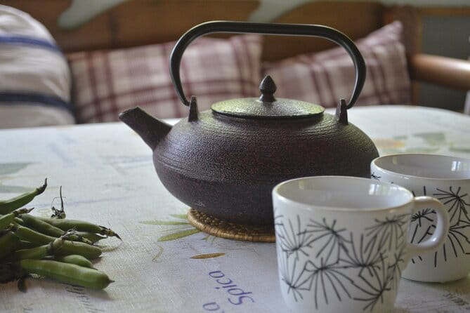 Bread and rusks with a Cretan mum in a village nearby Heraklion - Who Is This Experience Best For?