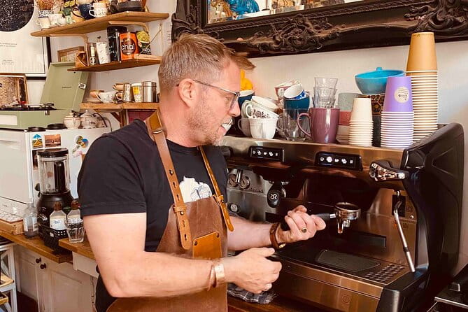 Brew and Brunch Mastering the Perfect Espresso with Breakfast - Group Size and Interaction: Small and Friendly