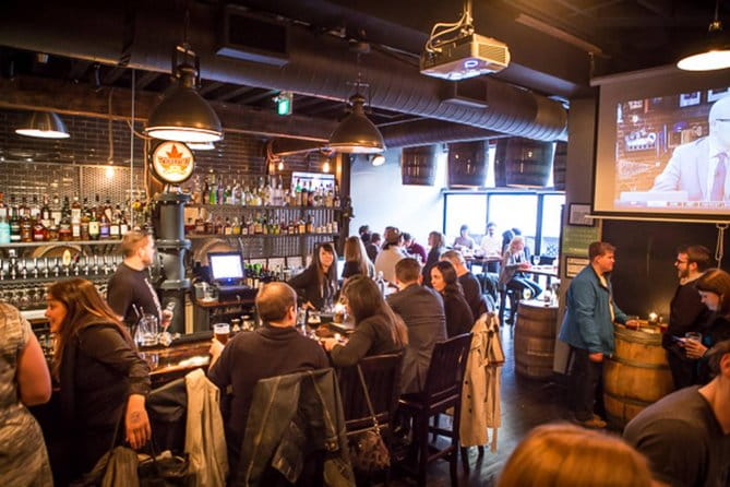 Bristol private pub hopping and sightseeing with local guide - Who will love this tour?