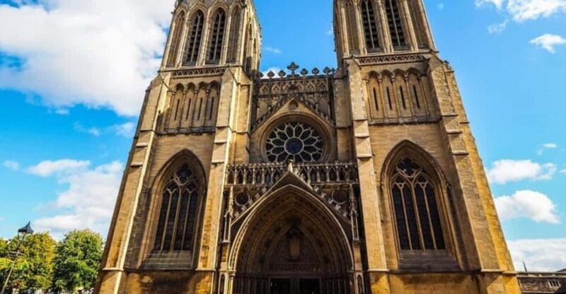 Bristol : Sightseeing Custom Tour with a Local Guide - Price and Logistics: Analyzing the Value