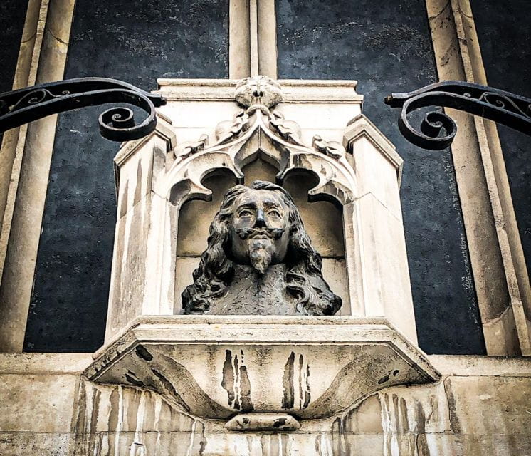 British Monarchy Walking Tour: Saxons to Windsors - Exploring the Crowned History of London: A Walk through Monarchy and Majesty