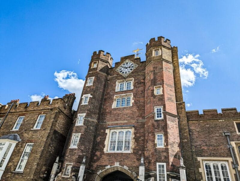 British Monarchy Walking Tour: Saxons to Windsors - Who Is This Tour Best Suited For?