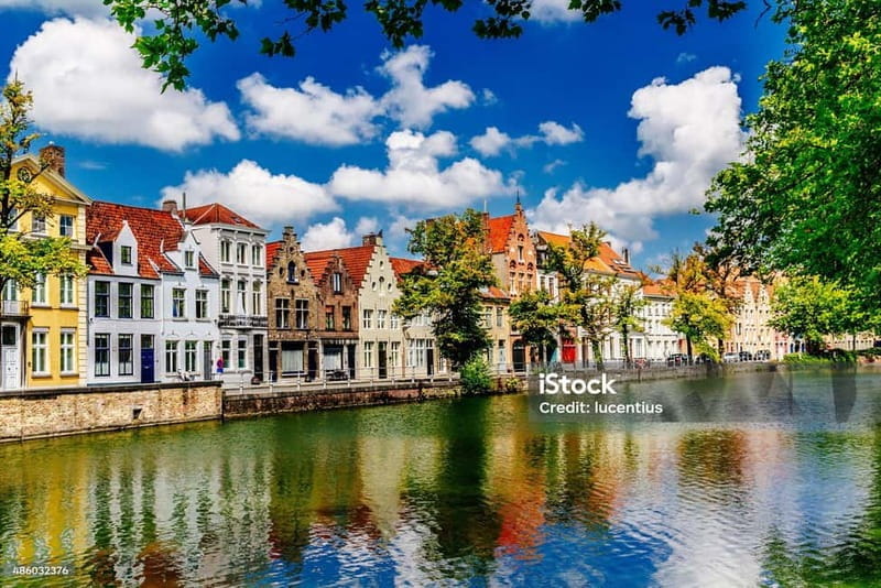 Bruges: Private Walking Tour with Canal Cruise - A Closer Look at the Experience