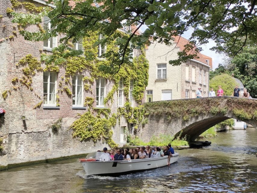 Bruges: Small Group Boat Cruise and Guided Walking Tour - Itinerary Highlights