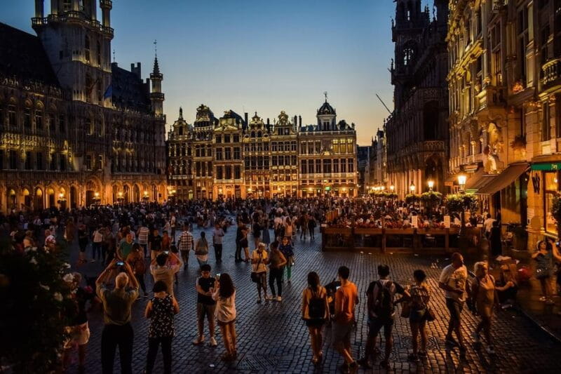 Brussels: BXL Pub Crawl Guided Tour - Exploring the Brussels Nightlife on a Guided Pub Crawl
