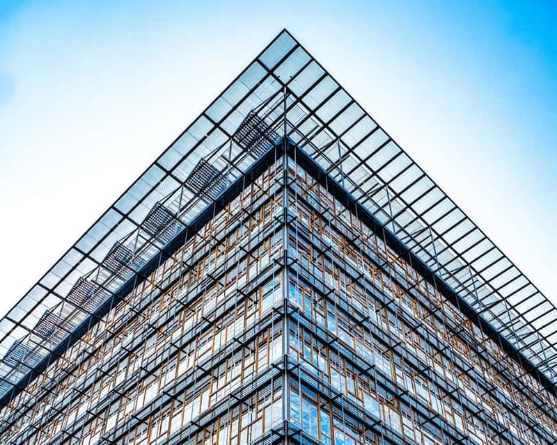 Brussels Highlights: Walking & Bus Tour with Waffle Tasting - The Atomium: Futuristic Photo Opportunity