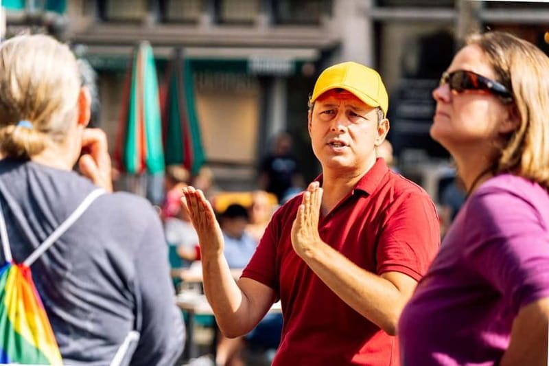 Brussels: Historical Tour with Chocolate & Waffle Tasting - Key points / Takeaways