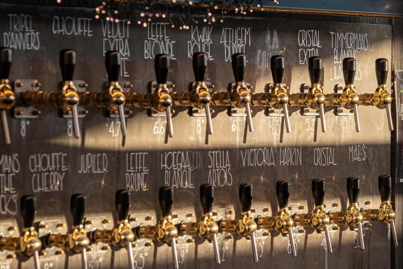 Brussels: The Belgian Beer World Experience & Beer Tasting - The Building and Location: Historic Charm Meets Modern Fun