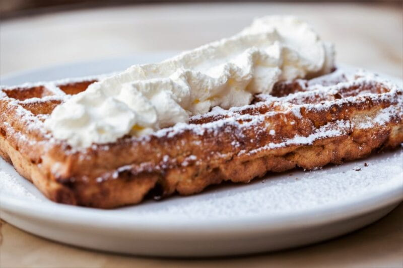 Brussels: Walking Tour with Belgian Lunch, Chocolate, & Beer - Key points / Takeaways