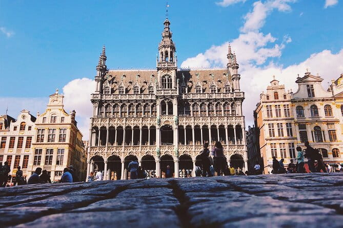 Brussels Walking Tour with Waffle Tasting: History and Delights - Key points / Takeaways