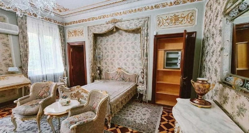 Bucharest: Guided Bus Tour of the Old Town and Iconic Places - Exploring Bucharest: The Perfect Quick Introduction