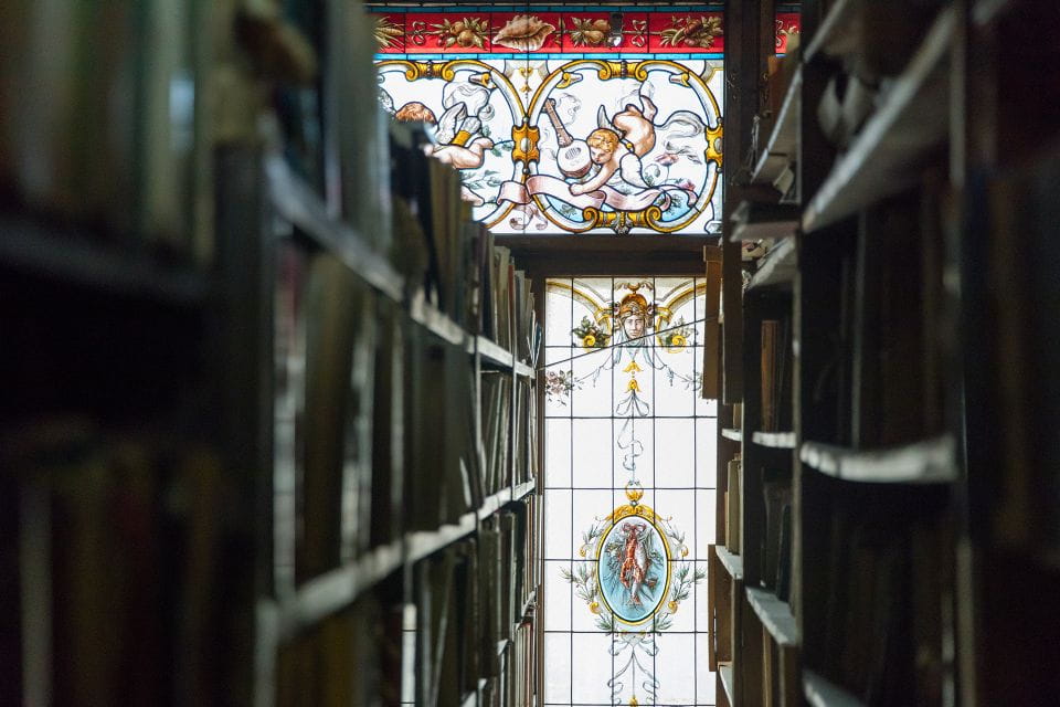 Bucharest: Instahood Stories Tour With Lunch Included - Group Size